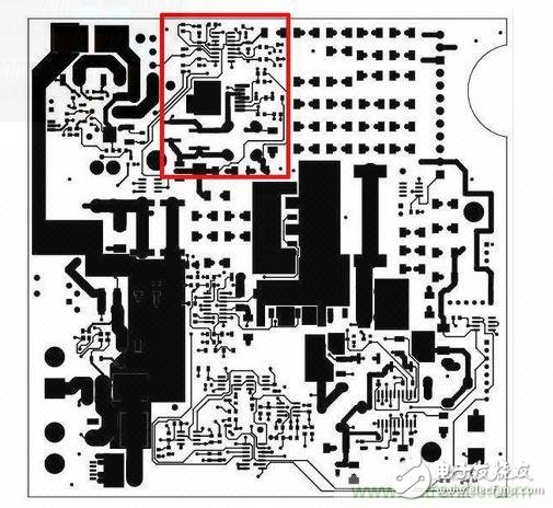 這是自動(dòng)測(cè)試設(shè)備的PCB，因?yàn)槭孪攘私膺^那顆SEPIC轉(zhuǎn)換器（以紅框標(biāo)示），我的設(shè)計(jì)第一次就成功。