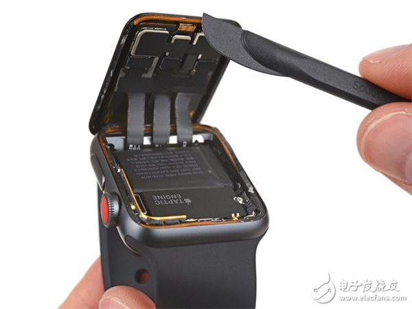 Apple Watch 3蜂窩網(wǎng)絡(luò)版拆解：芯片壞了不好修